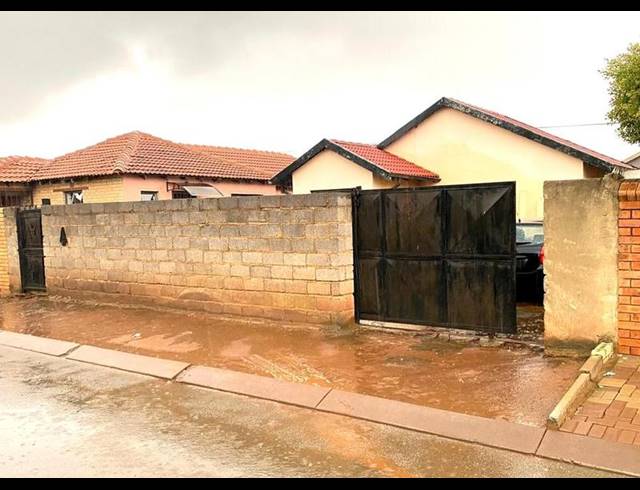 3 BEDROOM HOUSE FOR SALE IN PROTEA GLEN